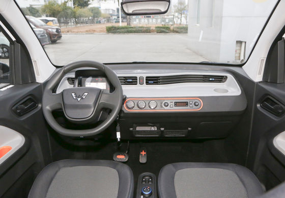 รถยนต์ SUV รถยนต์ไฟฟ้าเต็ม EV รถยนต์ Wuling Hongguang Mini EV ระยะทาง 120 ~ 170KM